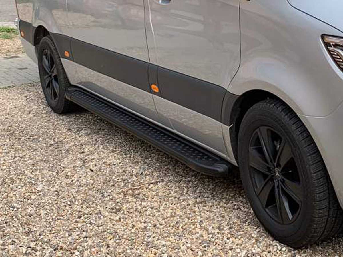 mercedes sprinter 2018 treeplanken aluminium zwart