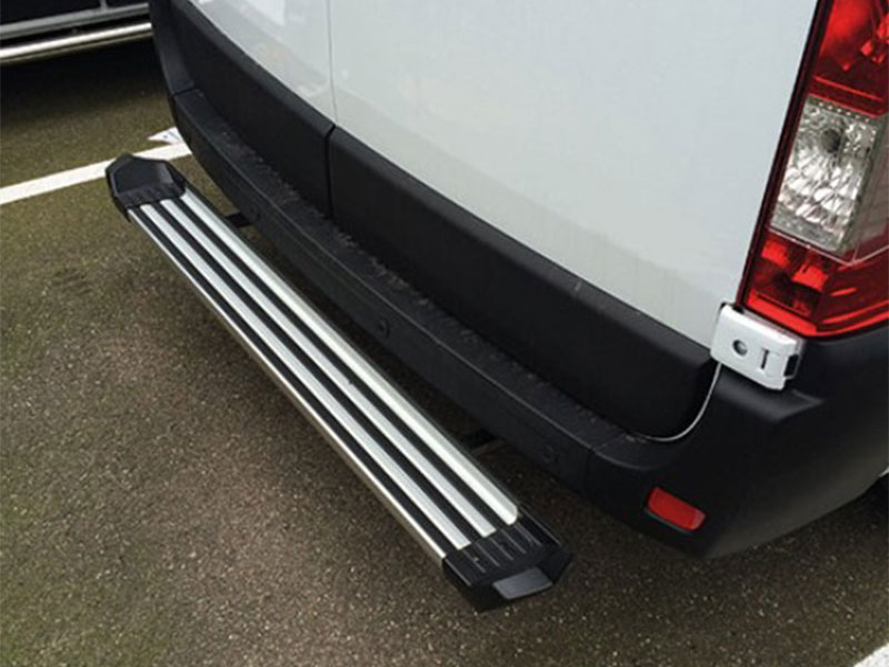 opstap-aluminium-bestelauto Aluminium achteropstap