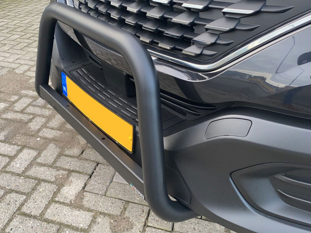 pushbar-iveco-daily-2014-rvs-zwart-e1639219230153 Bullbar RVS Zwart Iveco Daily