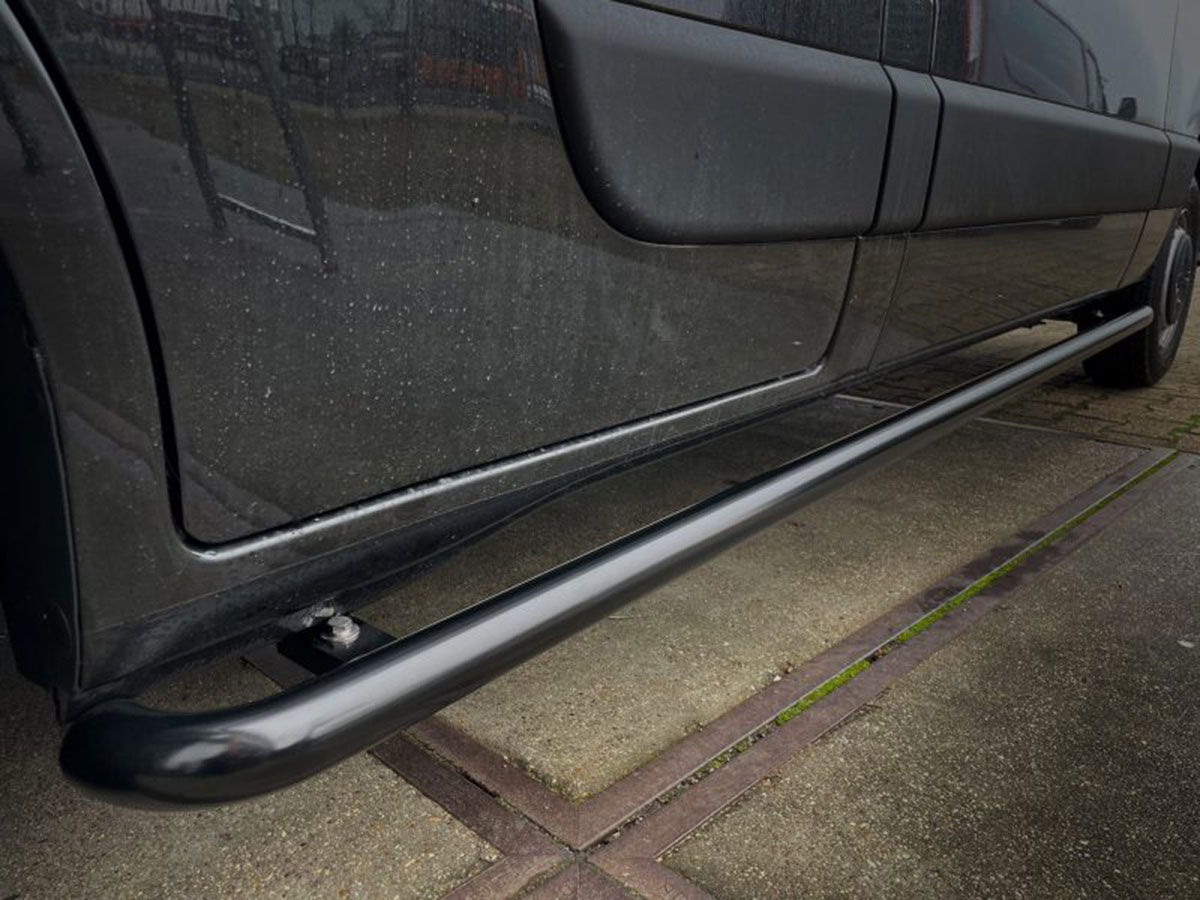 renault-master-strong-editon-sidebars-zwart-rvs-scaled-e1643916820364 RVS Sidebars Bocht Strong Edition