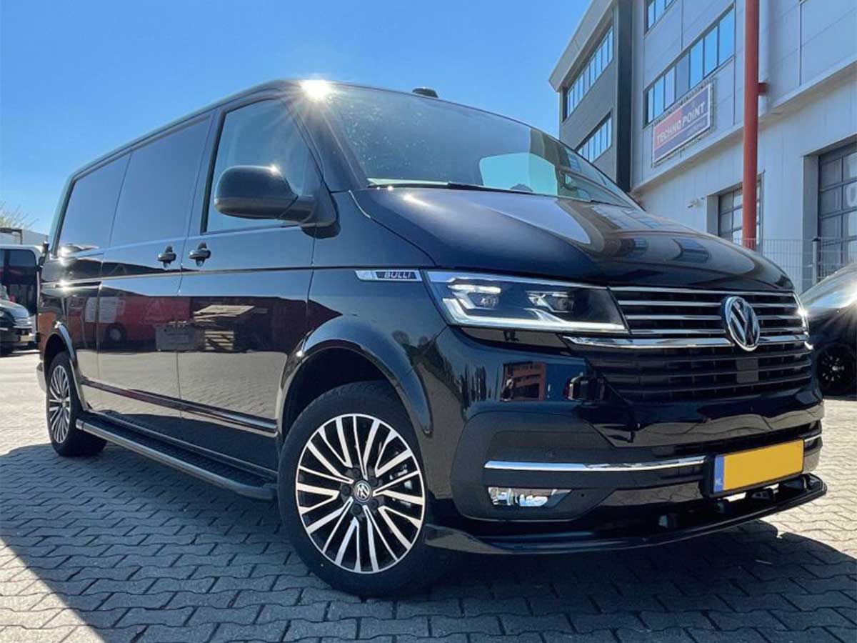 vw-transporter-treeplanken-zwart-t6.1-e1624359815838 Treeplanken Volkswagen Transporter