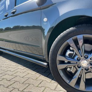 zwarte-sidebars-recht-mercedes-vito-glans