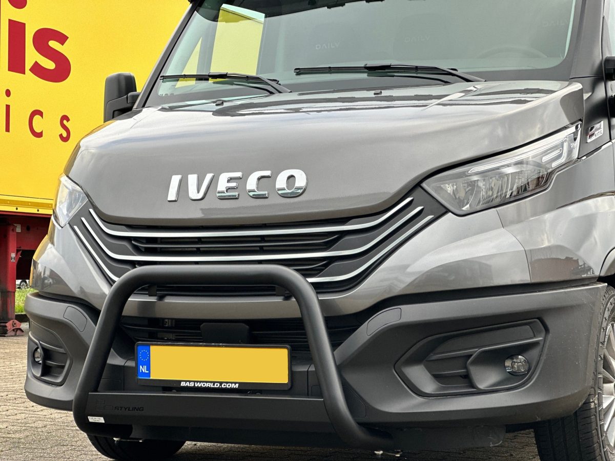 iveco-daily-pushbar-rvs-zwart-eu-mat iveco-daily-pushbar-rvs-zwart-eu-mat