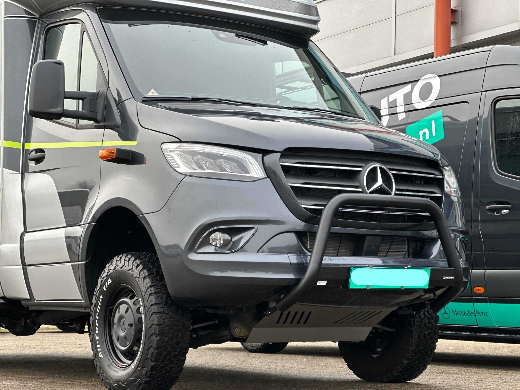mercedes-sprinter-pushbar-bullbar-zwart-mat-