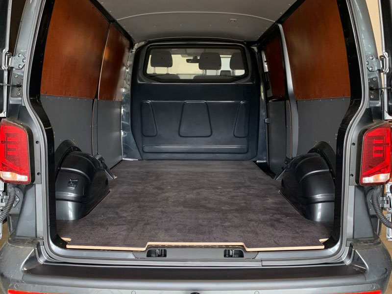 vloerplaat-bodemplaat-vw-transporter-t6-e1606423949435 vloerplaat betonplex bruin