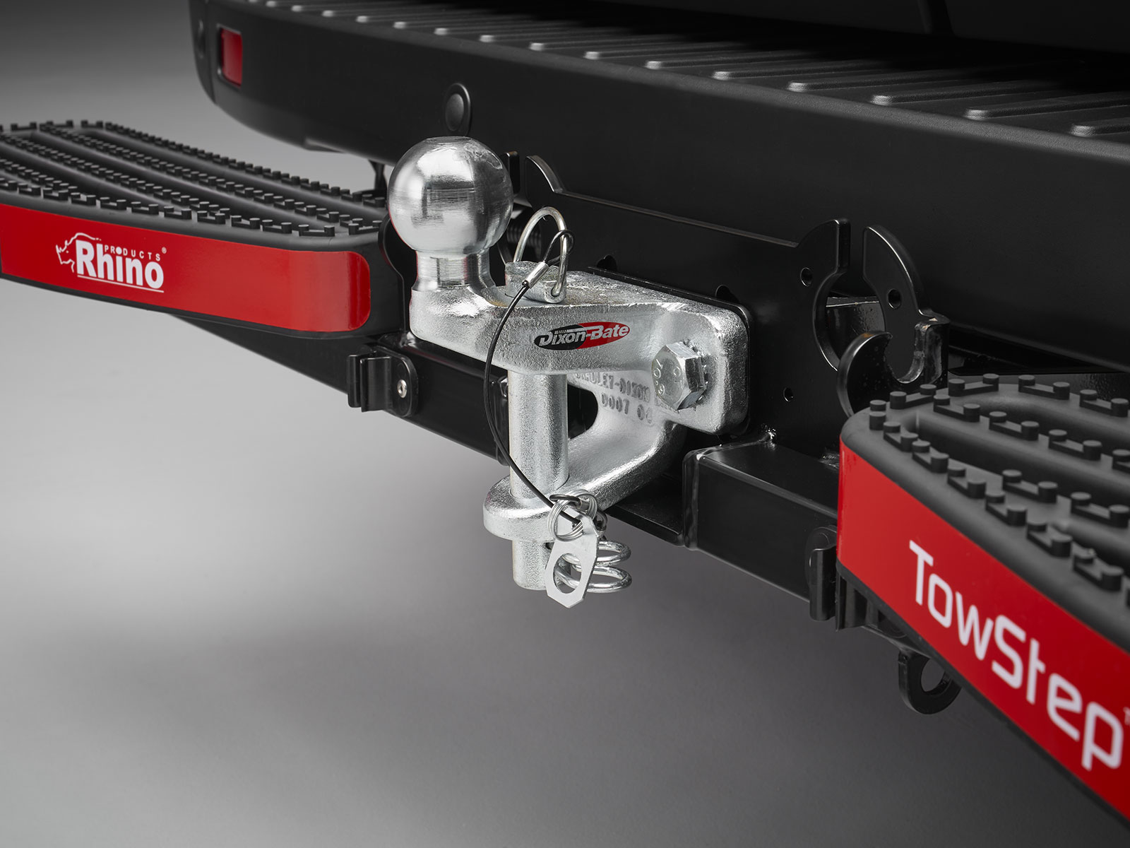 Towstep achteropstap met behoud van trekhaak Towstep achteropstap met behoud van trekhaak