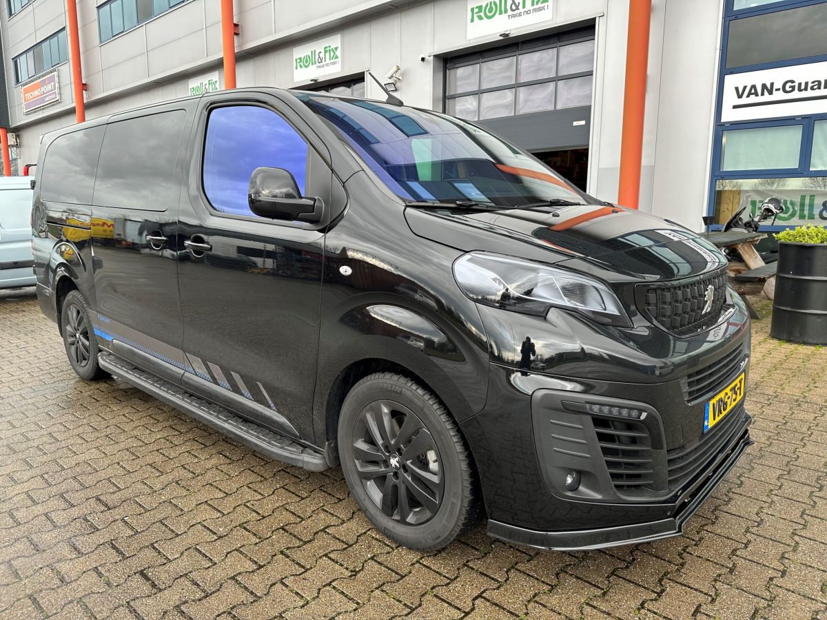 peugeot-expert-onderspoiler-glans-zwart