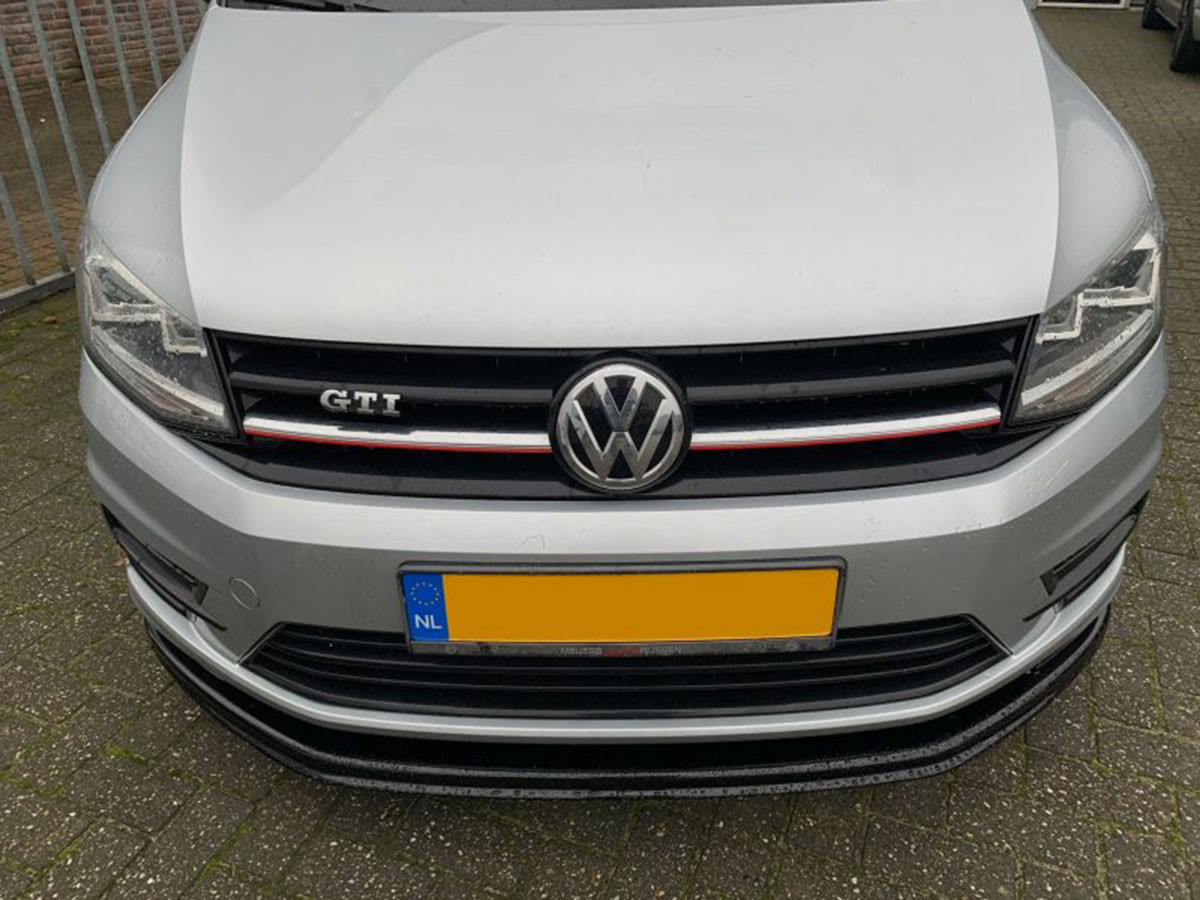 vw-caddy-onderspoiler-v1-zwart-glans-e1606653562211 onderspoiler glans v1 zwart