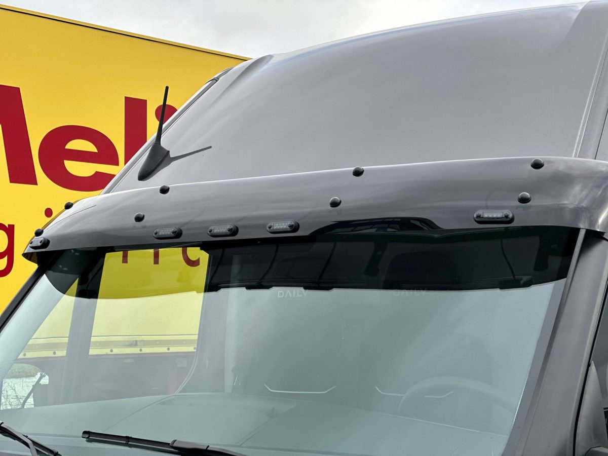 pushbar-iveco-daily-2019+-rvs-zwart-ledverlichting pushbar-iveco-daily-2019+-rvs-zwart-ledverlichting