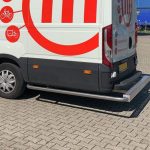 RVS achteropstap doorlopend met cornerbars