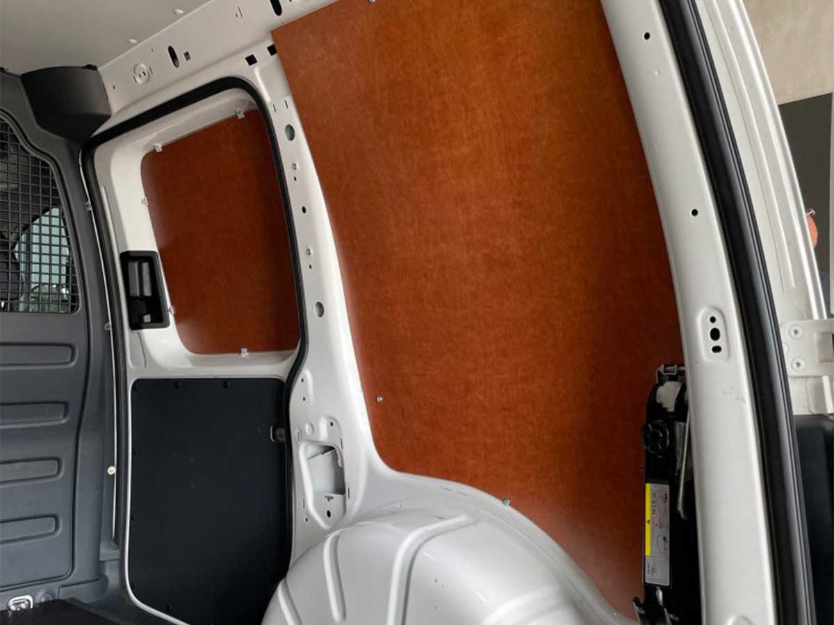 vw-caddy-betimnering-bruin-betonplex-laadruimte-e1626117730984 Wand en deur panelen Volkswagen Caddy