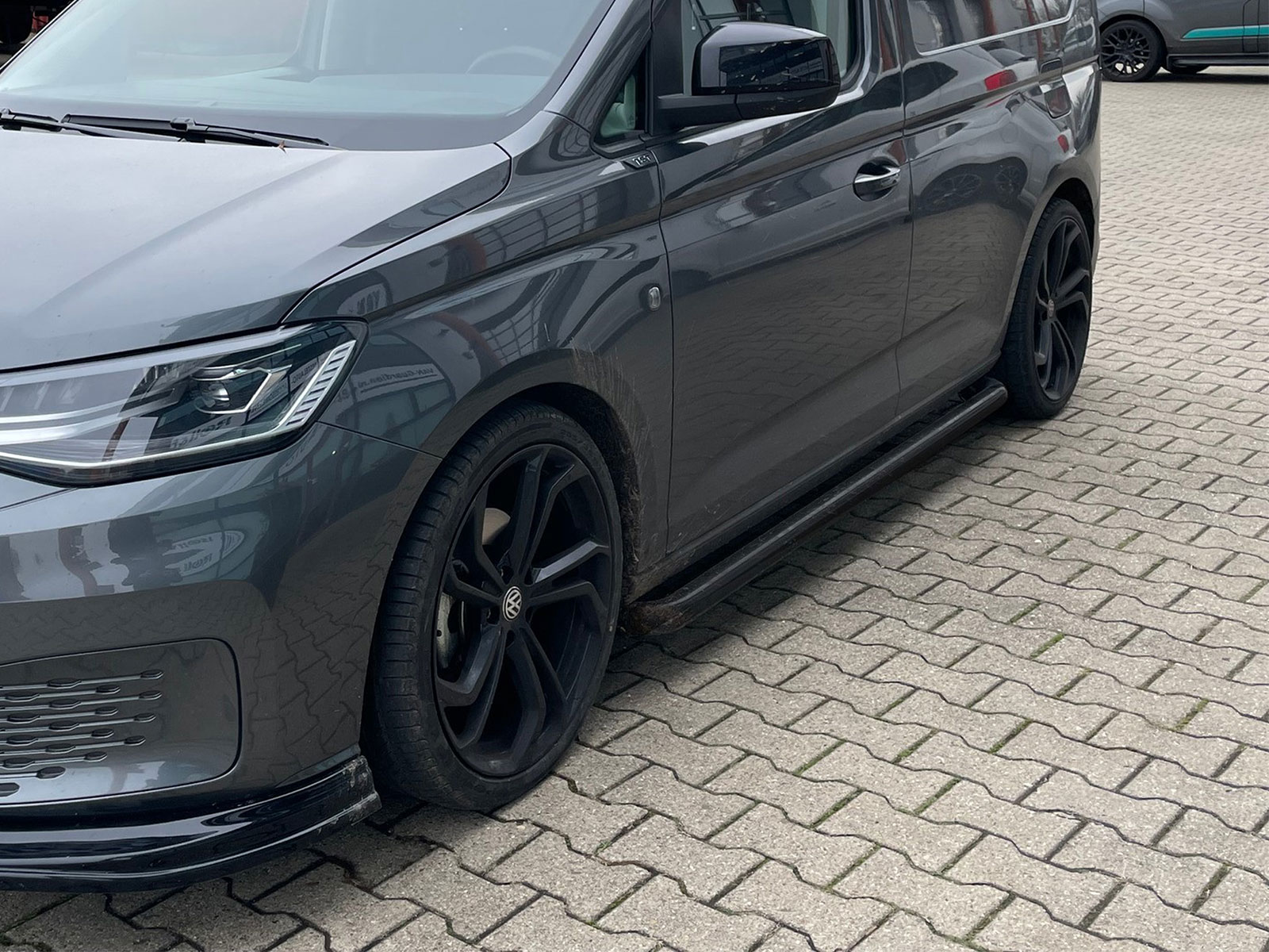 caddy-cargo-5-sidebars-zwart-rvs-sidebars-onderspoiler Sidebars RVS Strong Edition VW Caddy