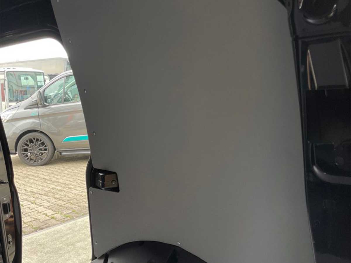 vw-caddy-cargo-5-wandbekleding-kunststof-grijs-e1624903376466 Wand en deur panelen Volkswagen Caddy