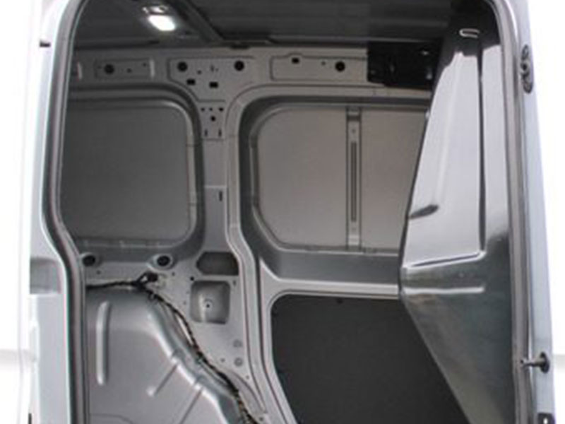 vw-caddy-5-tussenwand-ruit-e1618167604211 Tussenwand separatie kopschot