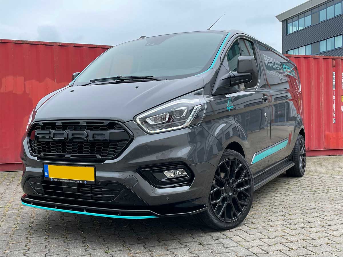 custom-ford-frontsplitter-v3-black-gloss Design Onderspoiler V3 Ford Transit Custom 2018