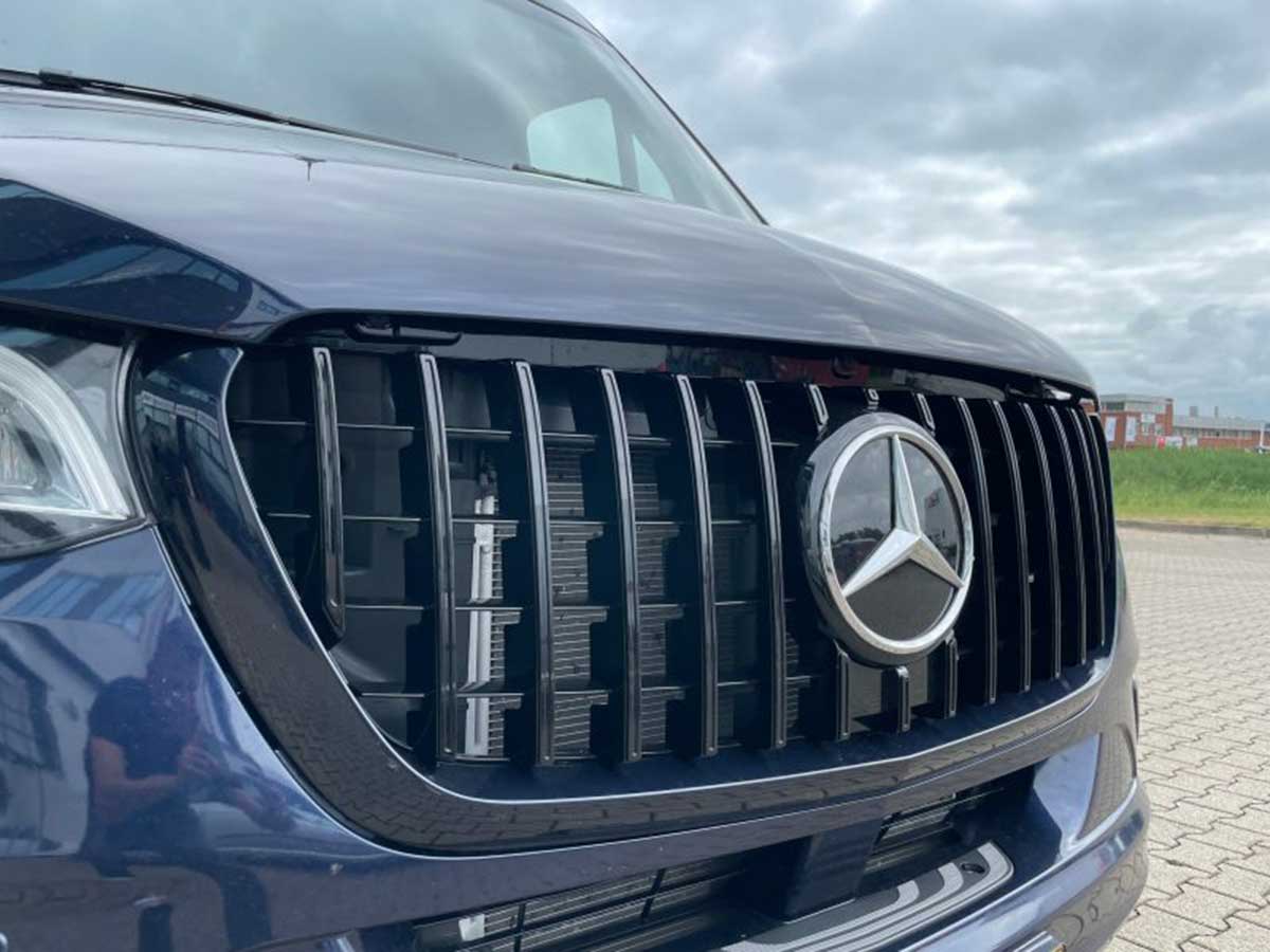 grill-amg-mercedes-sprinter-gt-glans-zwart-e1658772083712 Grill Panamericana AMG-Look Grill Mercedes Sprinter