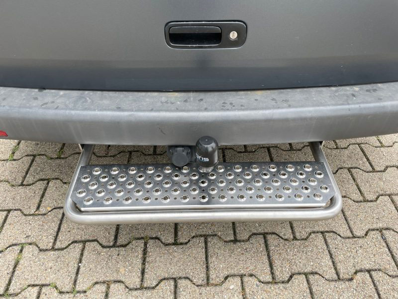 opstap-vw-transporter-midden-trekhaak-rvs-t5.t6.t6 RVS achteropstap midden