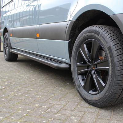 zijkant-ruuud-velg-zwart-mat